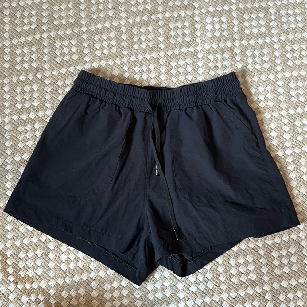 Women’s Mono B Athletic Shorts Size Small